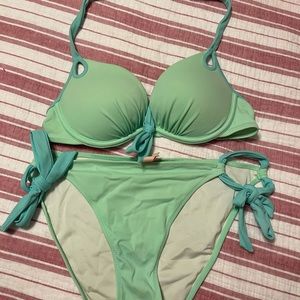 Victoria’s Secret bikini